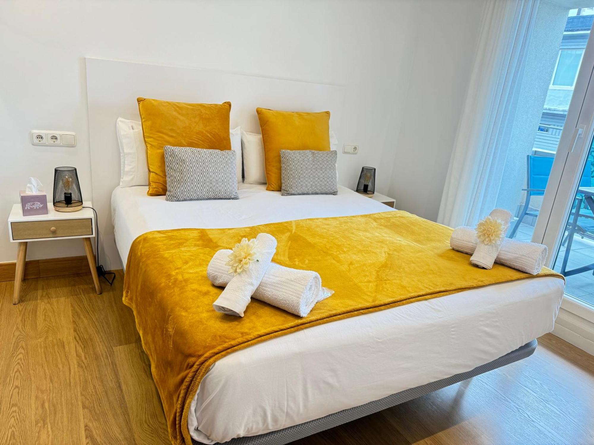 Appartamento Mikain Terrace Cathedral View With Free Parking & Air Cond San Sebastián Esterno foto
